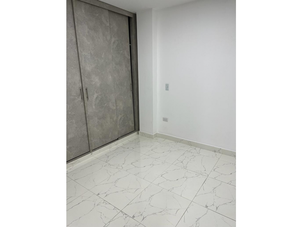 EN VENTA EDIFICIO CON LOCALES Y APARTAMENTOS — foto 3
