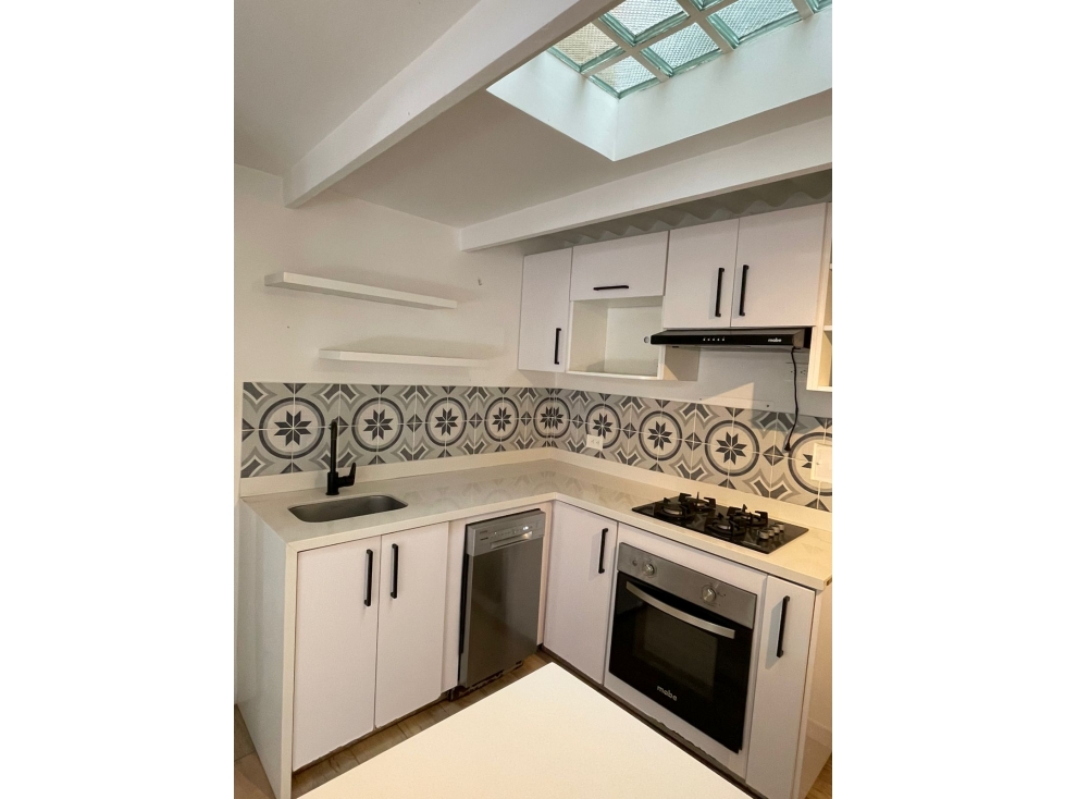 EN VENTA CASA REMODELADA BARRIO GAVIOTAS
