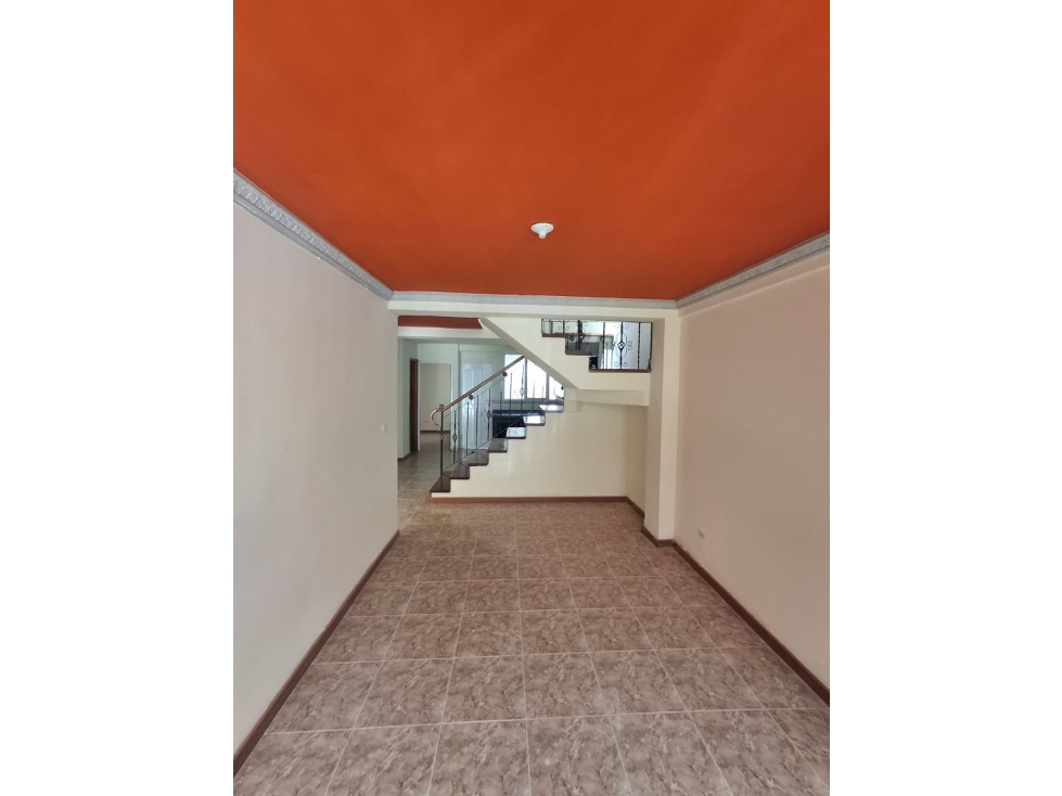EN VENTA CASA EL BARRIO POBLADO
