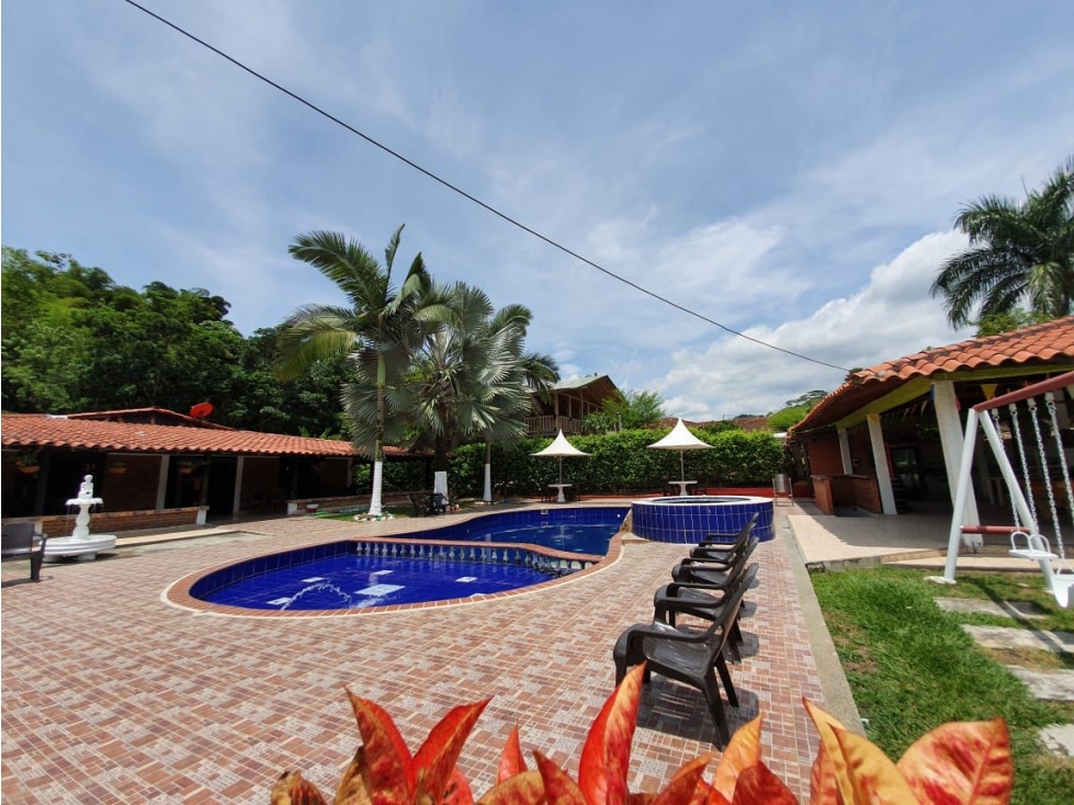EN VENTA CHALET-HOTEL CAMPESTRE A PUERTA CERRADA - 3