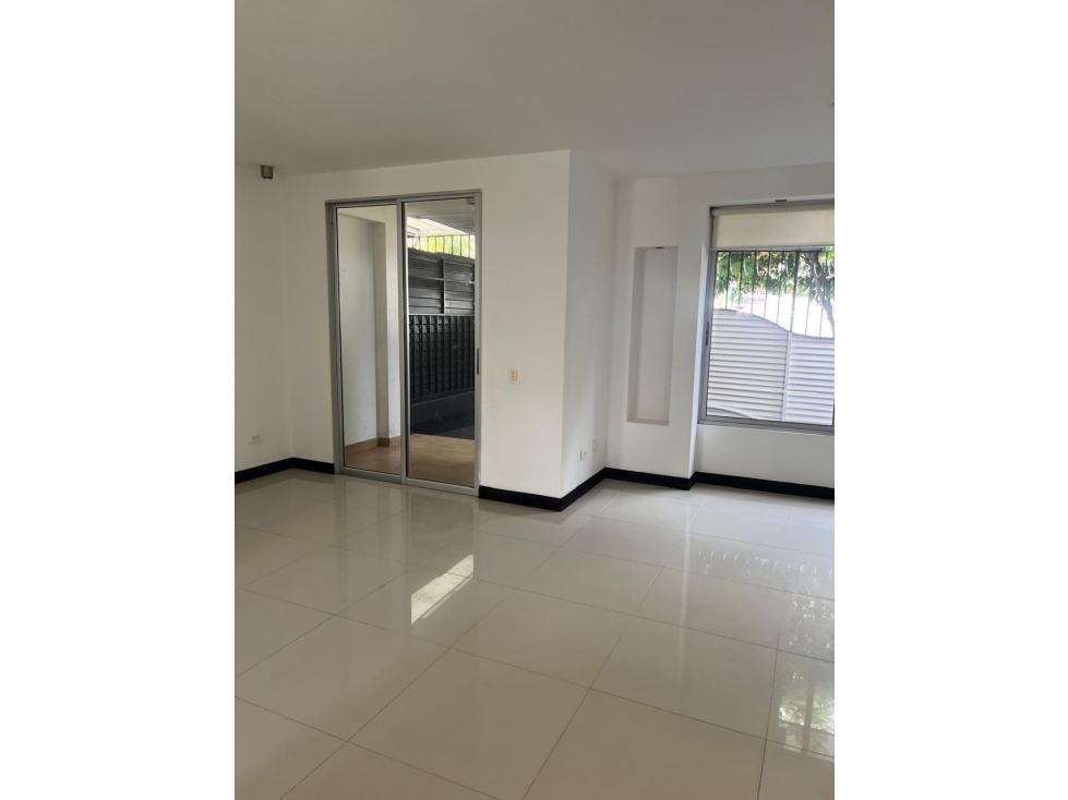 EN VENTA CASA EN CONJUNTO CERRADO PINARES