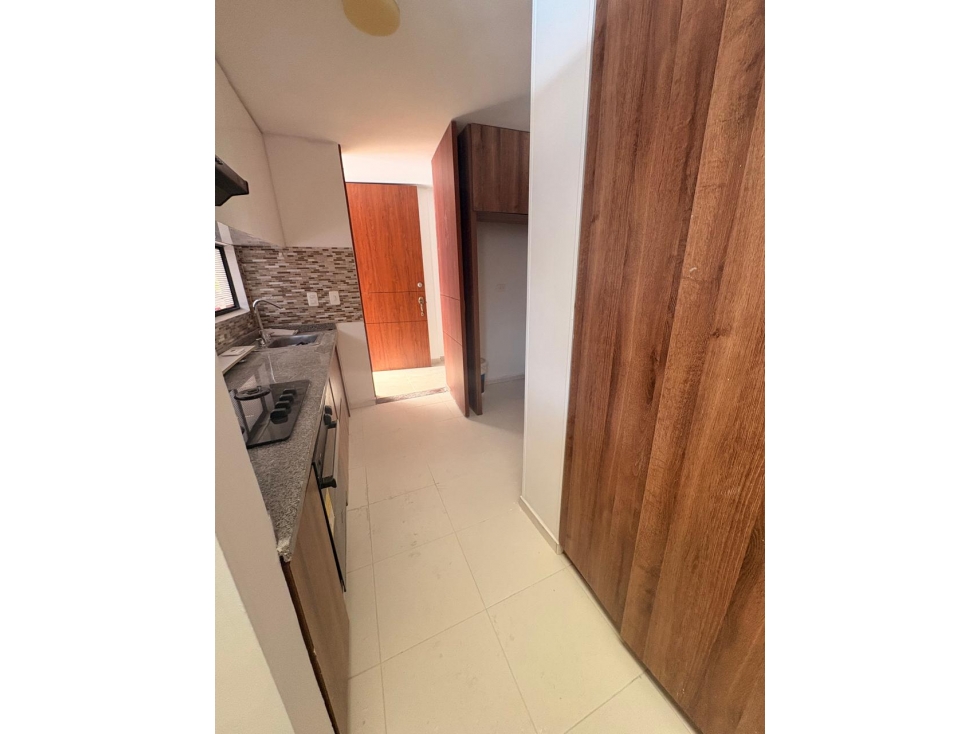 EN VENTA CASA CONJUNTO CERRADO AVENIDA 30 DE AGOSTO — foto 3