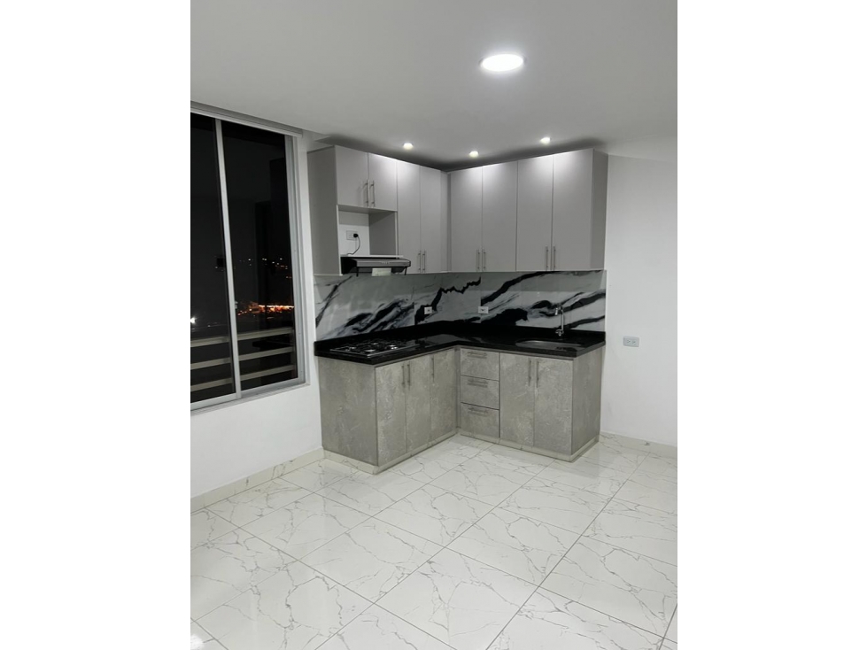 EN VENTA EDIFICIO CON LOCALES Y APARTAMENTOS — foto 2