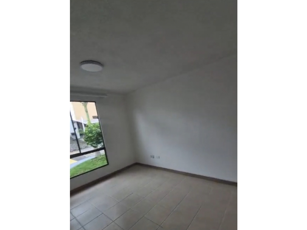 EN VENTA CASA CONJUNTO CERRADO AVENIDA SUR — foto 2
