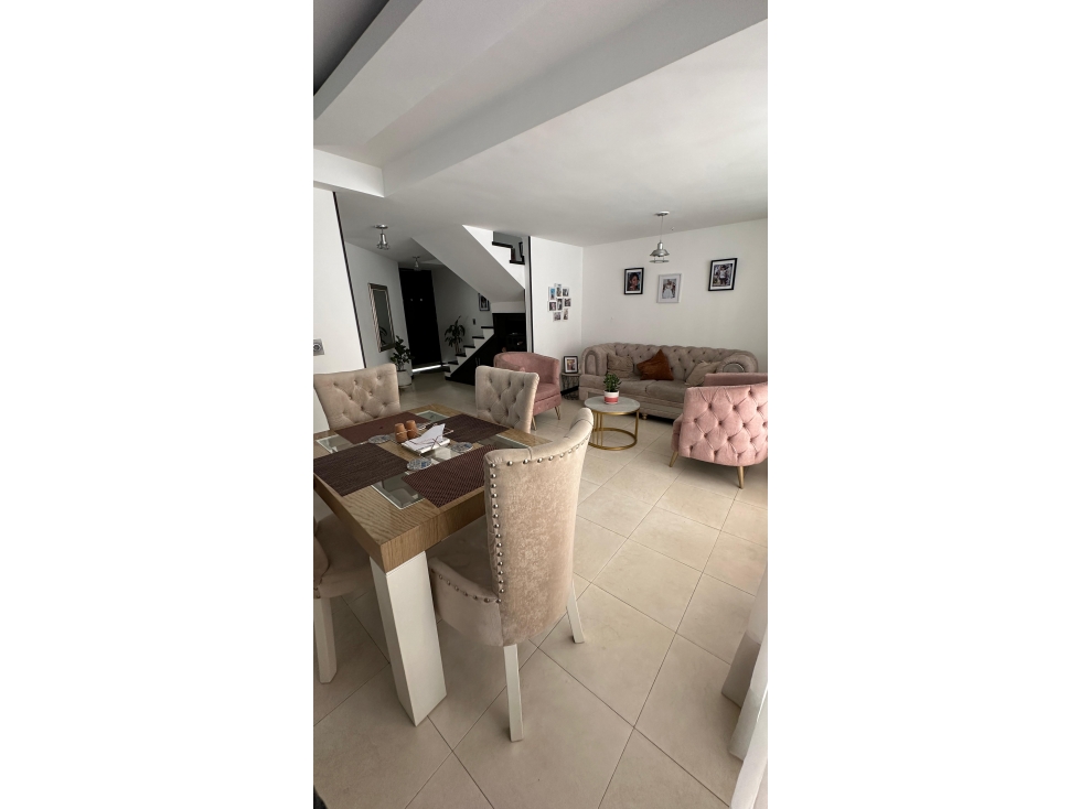 EN VENTA CASA EN CONJUNTO AVENIDA.30.DE.AGOSTO