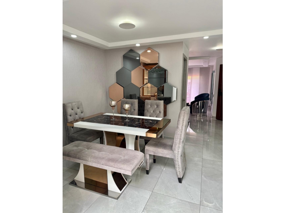 EN VENTA A PUERTA CERRADA CASA REMODELADA AVENIDA SUR — foto 3