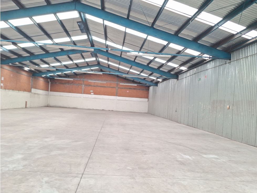 BODEGA DE 1,129 M2 RENTA TLALNEPANTLA DE BAZ - 1