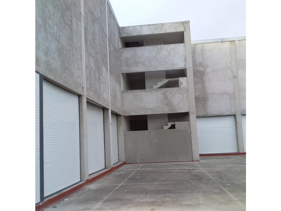 LOCAL COMERCIAL 2 050M2 RENTA SANTA MONICA TLALNEPANTLA - 4