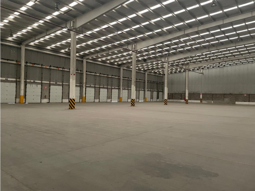 BODEGA DE 8,000M2 RENTA EN TULTITLAN EDO. MEXICO - 1