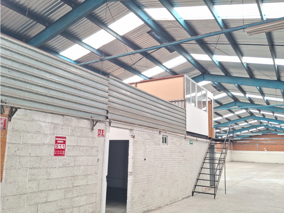 BODEGA DE 1,129 M2 RENTA TLALNEPANTLA DE BAZ - 4