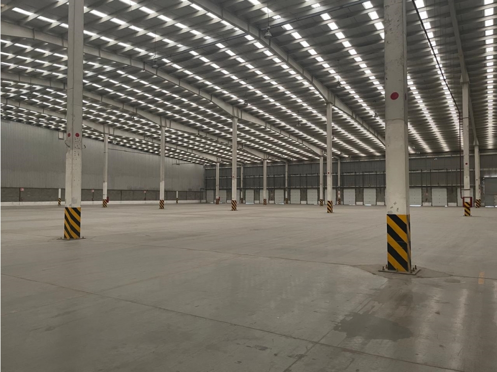 BODEGA DE 8,000M2 RENTA EN TULTITLAN EDO. MEXICO - 4