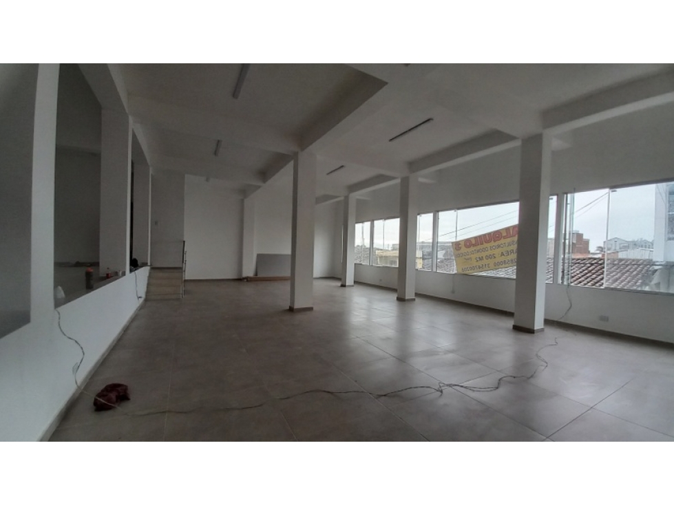 ARRIENDO LOCAL DE 200 M2 EN EL CENTRO DE PALMIRA - 2