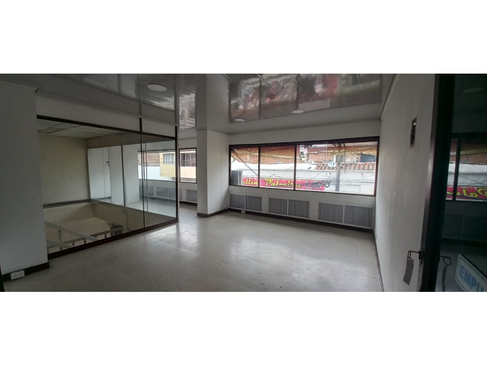 SE VENDE OFICINA EN EL CENTRO DE PALMIRA - 2