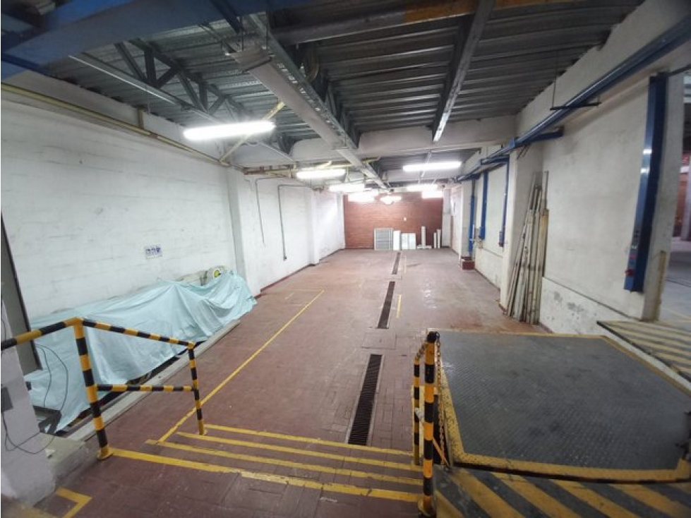ARRIENDO LOCAL 400 - 700 M2 AVENIDA PRINCIPAL PALMIRA - 5