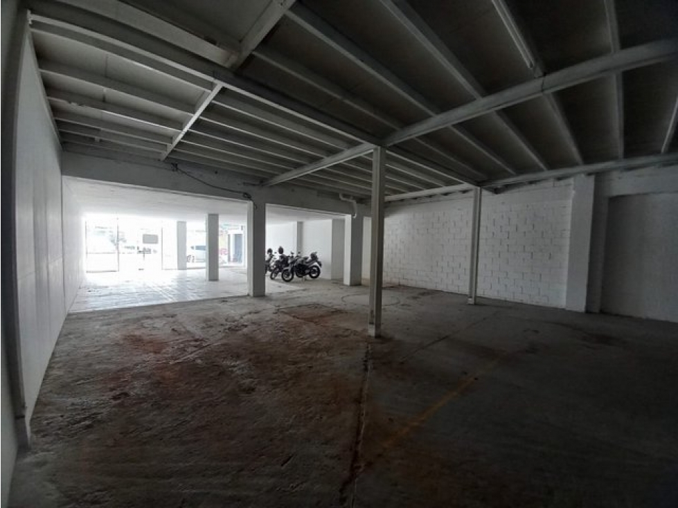 ARRIENDO LOCAL 400 - 700 M2 AVENIDA PRINCIPAL PALMIRA - 6