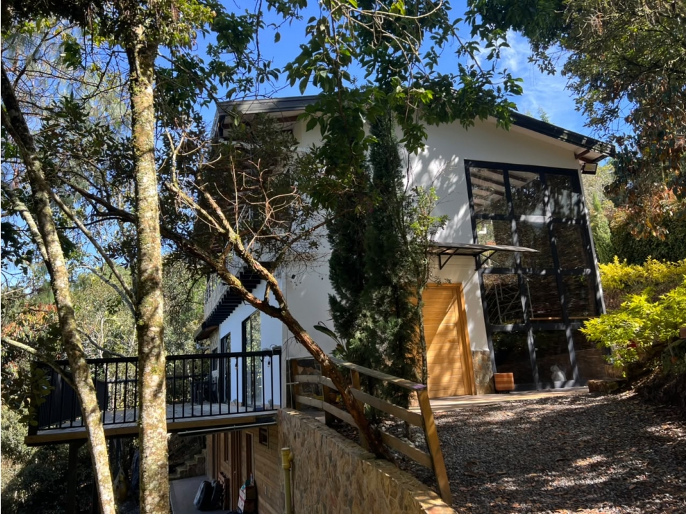 Venta casa campestre Santa Elena cerca parque Arvi