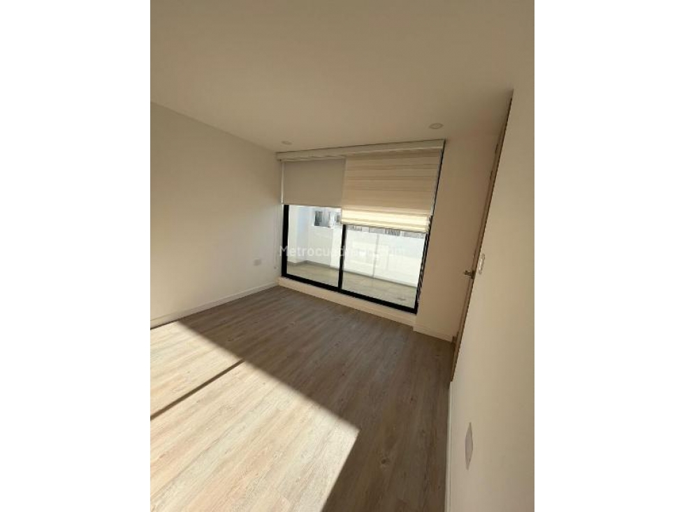 VENDO DUPLEX APARTAMENTO PUENTE LARGO — foto 6