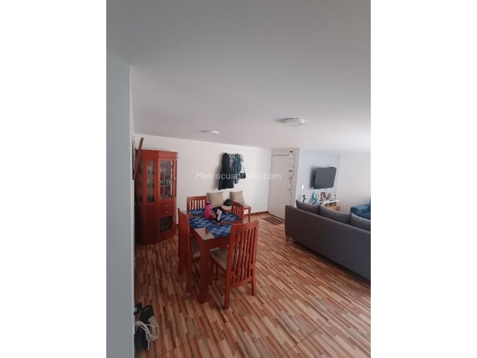 VENDO APTO CEDRITOS CAOBOS — foto 3