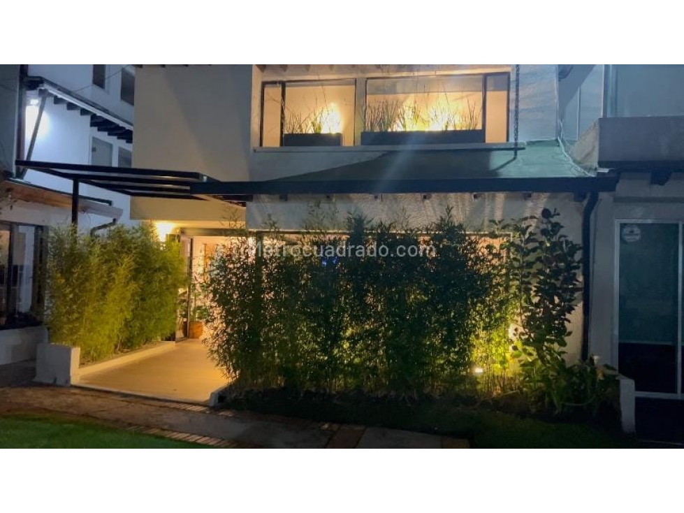 VENDO CASA CALLEJA