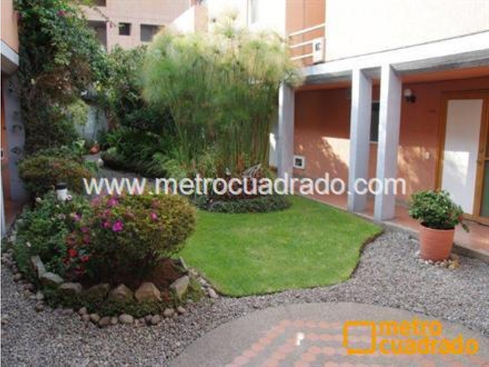 VENDO CASA CALLEJA