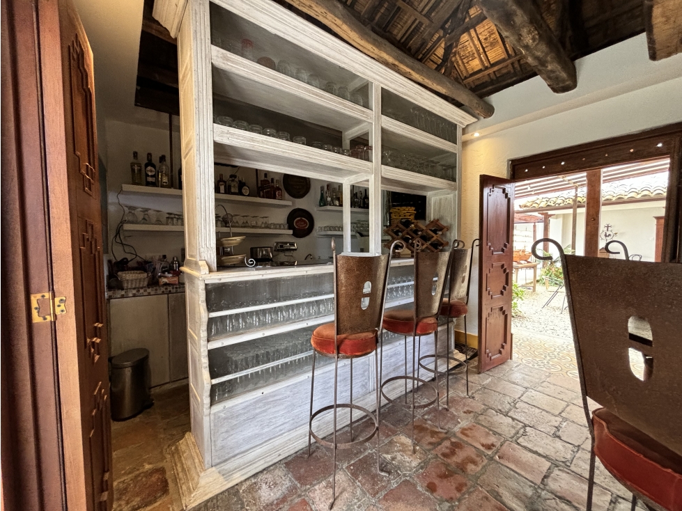 EXCELENTE CASA EN LA CALERA - 2