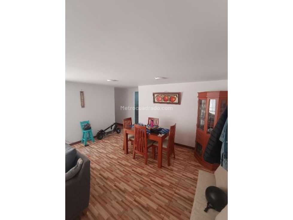 VENDO APTO CEDRITOS CAOBOS — foto 4