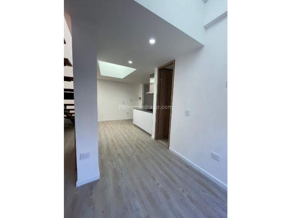 VENDO DUPLEX APARTAMENTO PUENTE LARGO — foto 2