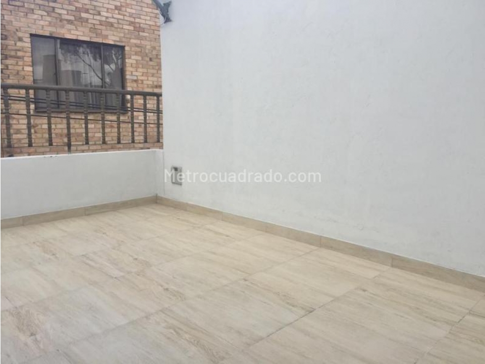 VENDO CASA ALTA BLANCA CLL 160 CON 8 — foto 2