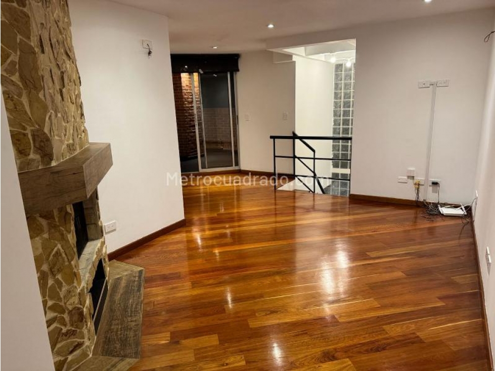 VENTA APTO DUPLEX PUENTE LARGO