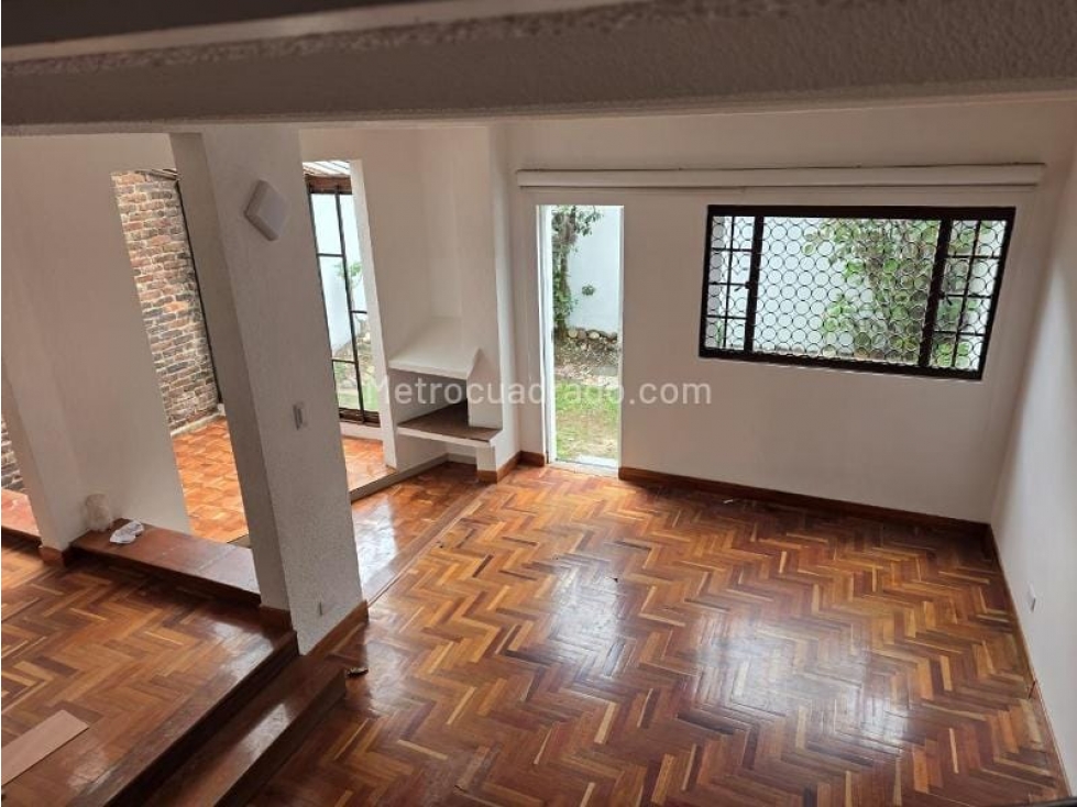 VENDO CASA SANTA ANA