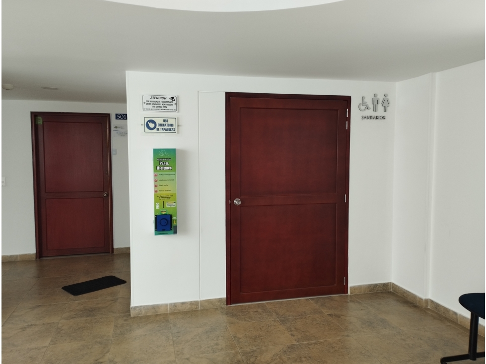 SE ARRIENDA OFICINA EN BOGOTA CERCA A LA CLINICA SHAIO — foto 2