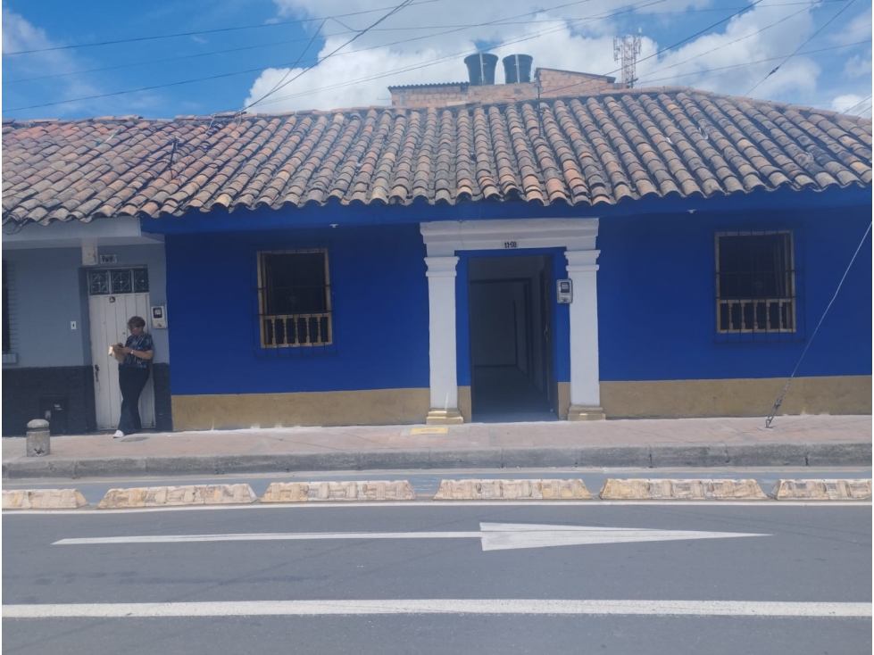 ARRIENDO CASA EN SECTOR COMERCIAL DE FUNZA - 2