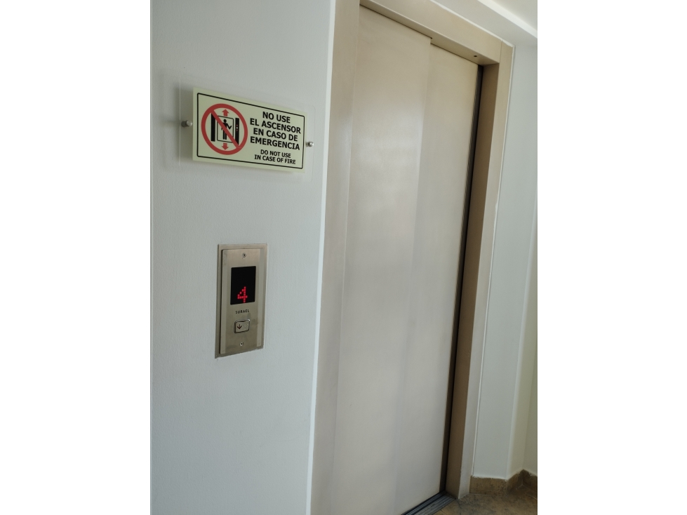 SE ARRIENDA OFICINA EN BOGOTA CERCA A LA CLINICA SHAIO — foto 4