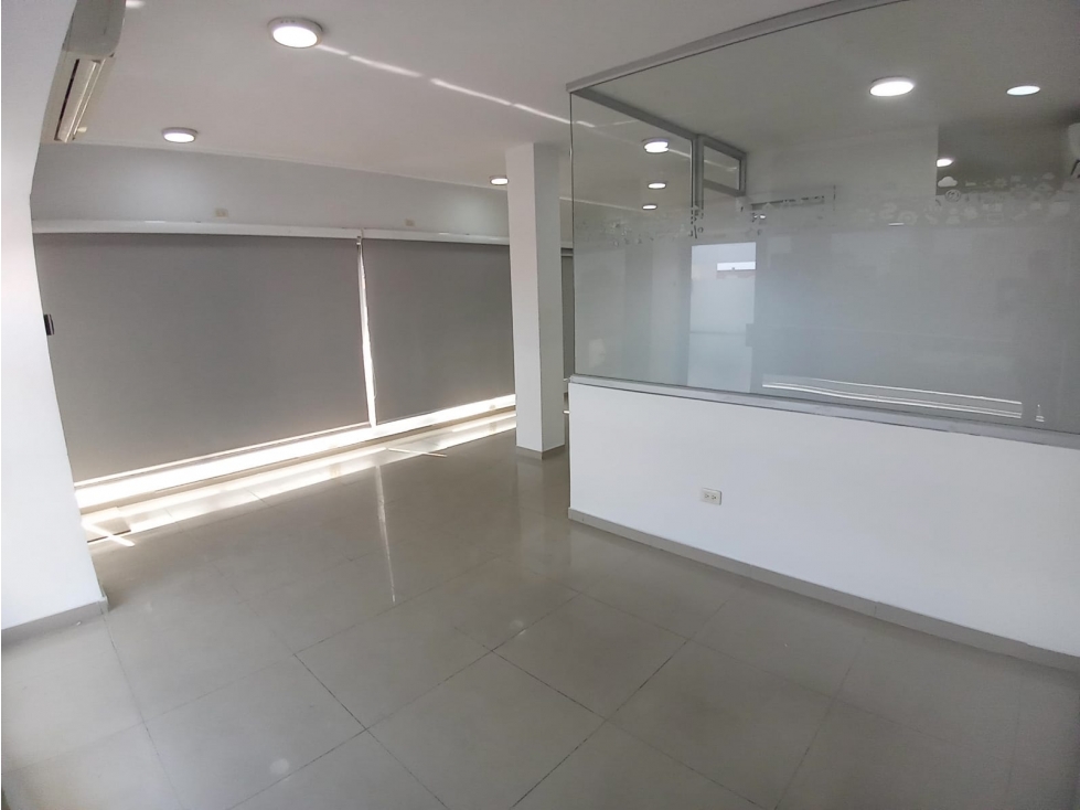 Oficina en VENTA sector (PRADO). - 3