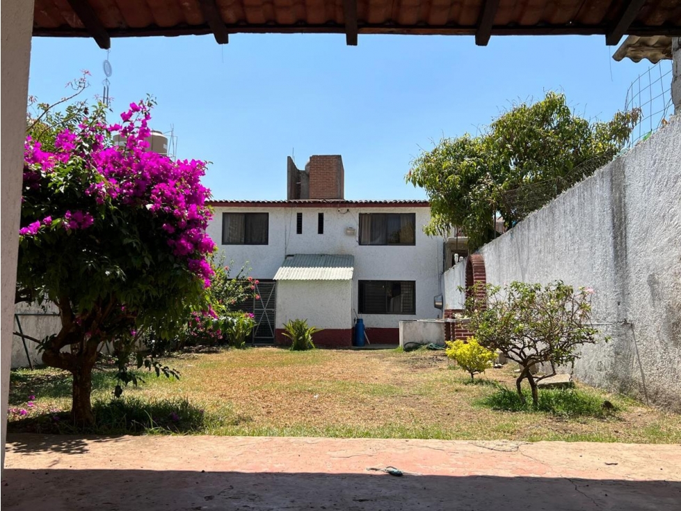Casa en Venta con Local Comercial en el Centro de Ixtapan de la Sal - 1
