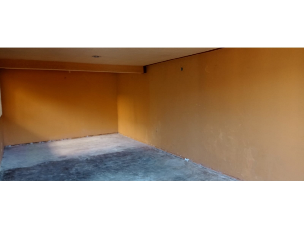 Comodidad y Estilo: Casa en Venta en la Colonia San Sebastián, Toluca - 2
