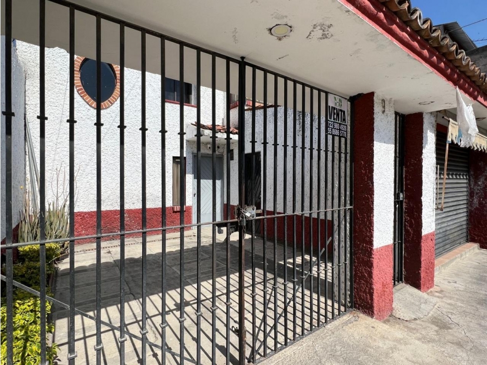 Casa en Venta con Local Comercial en el Centro de Ixtapan de la Sal - 2