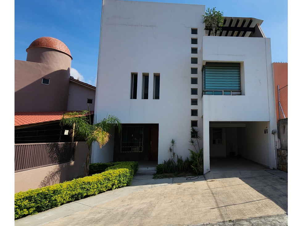 Agradable y Bonita Casa en Residencial Ixtapan. - 1