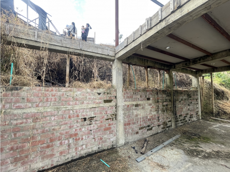 VENTA LOTE EN CONSTRUCCIÓN SECTOR BAJO TABLAZO — foto 4