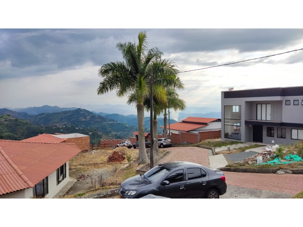 VENTA LOTE EN CONSTRUCCIÓN SECTOR BAJO TABLAZO — foto 3