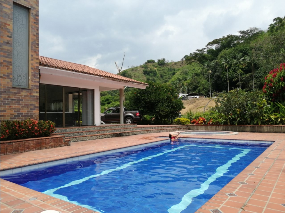 VENTA CASA CAMPESTRE, SECTOR SAN BERNARDO, MANIZALES, CALDAS