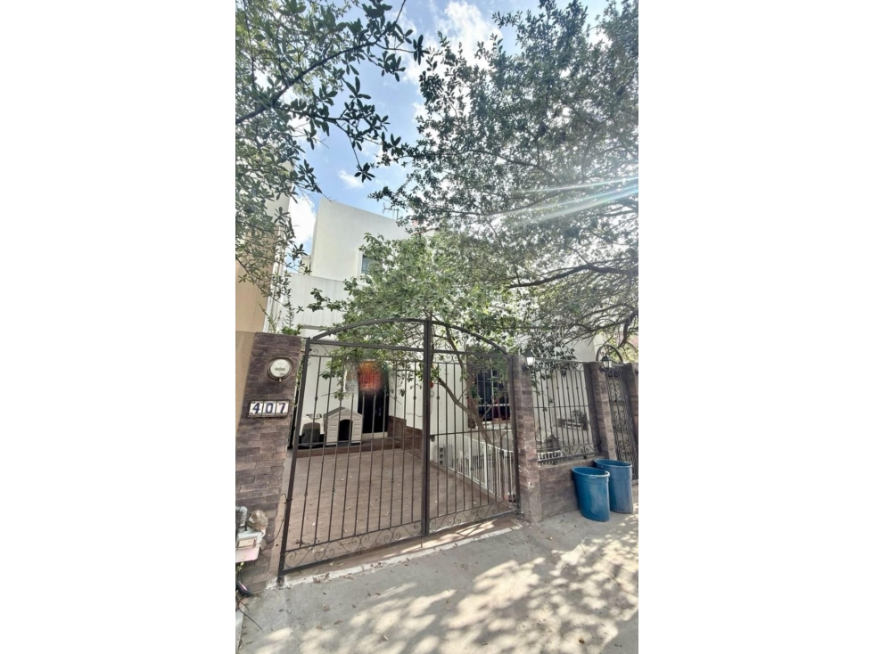 CASA EN VENTA _LAS LOMAS SECTOR BOSQUES