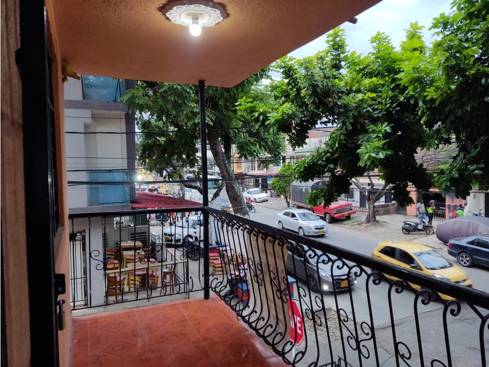 Vendo casa bifamiliar esquinera en El Guabal Cali Sur