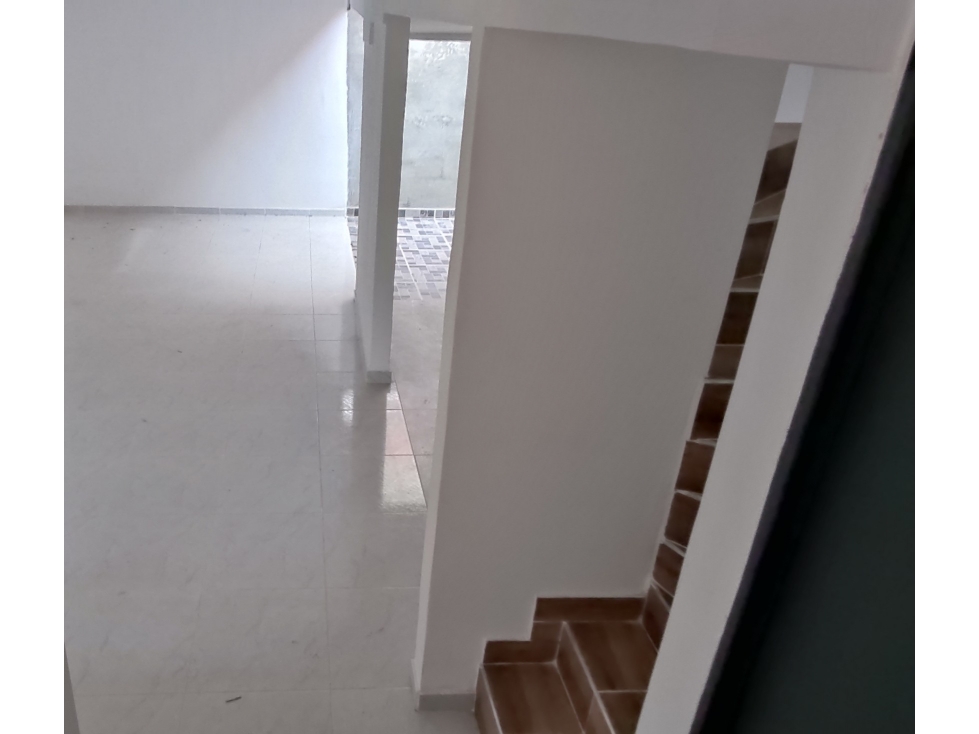 Vendo Casa remodelada de 2 pisos en Ciudad Bonanza, Jamundí — foto 3