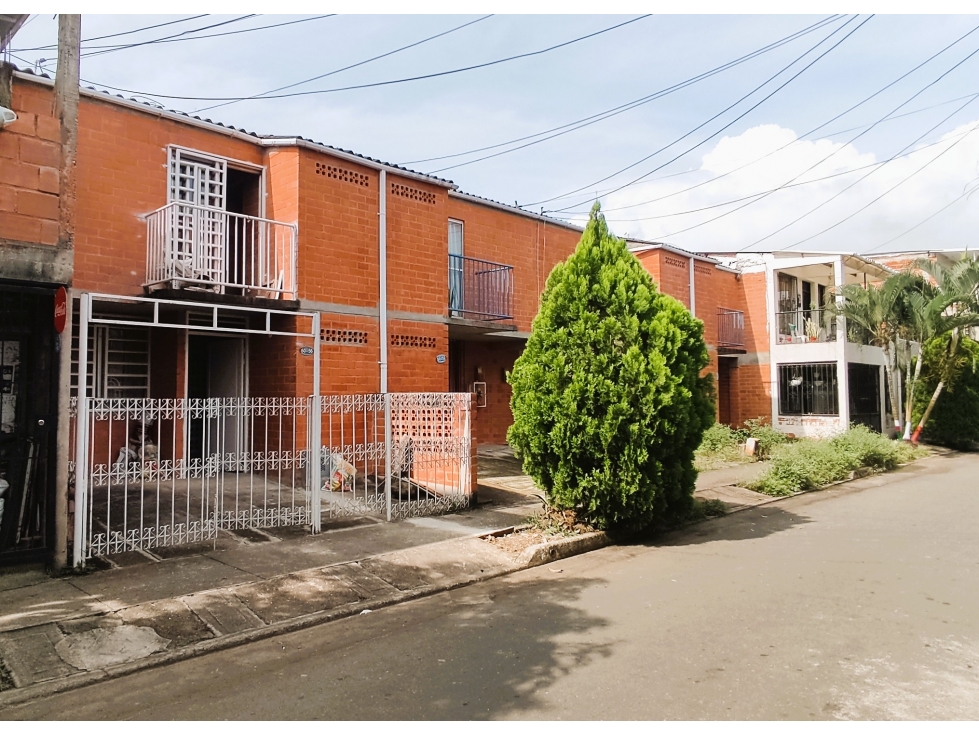 Vendo Casa remodelada de 2 pisos en Ciudad Bonanza, Jamundí