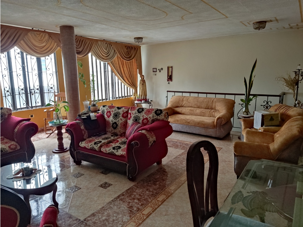 Vendo casa uso mixto con local y apartamentos en Las Acacias, Cali