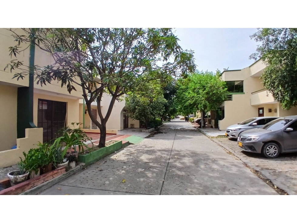 VENTA CASA DE DOS PLANTAS REMODELADA EN ALAMEDA LA VICTORIA — foto 3