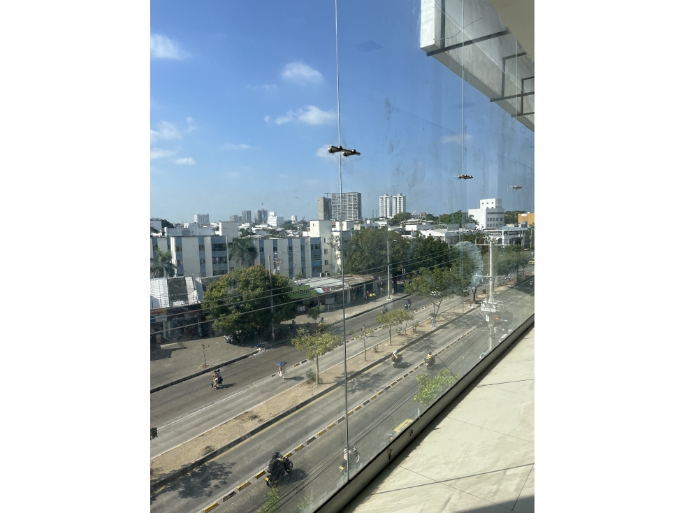 ARRIENDO OFICINA EN LA AVENIDA PEDRO DE HEREDIA - SECTOR LA CASTELLANA — foto 4