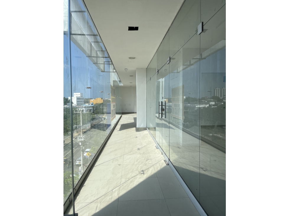 ARRIENDO OFICINA EN LA AVENIDA PEDRO DE HEREDIA - SECTOR LA CASTELLANA