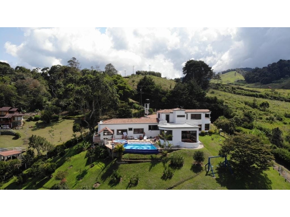 VENDO FINCA EN EL LAGO CALIMA, UNIDAD RESIDENCIAL VALLE DEL CAUCA - 1